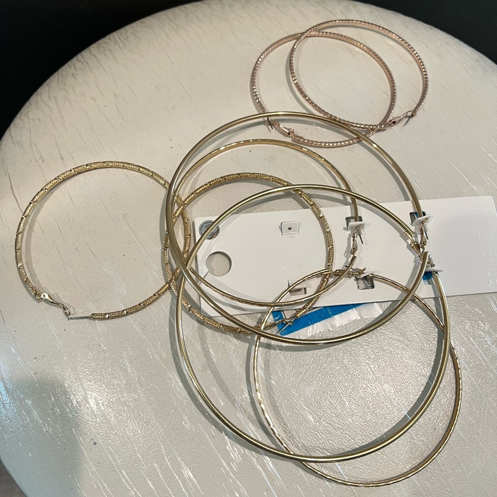 Elegant Gold toned Bangle Set